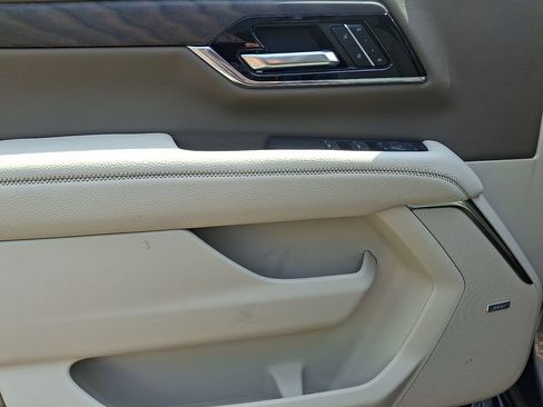 New 2026 GMC Yukon Denali w/ Advanced Technology Package AWD/4WD image 8
