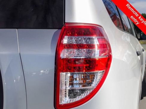 Used 2012 Toyota RAV4 4WD image 8