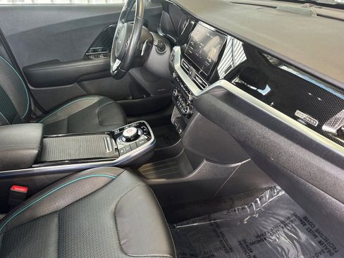 Certified 2022 Kia Niro EX Premium FWD image 18