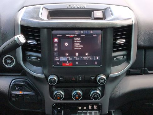 Used 2022 RAM 2500 Big Horn w/ Night Edition AWD/4WD image 18