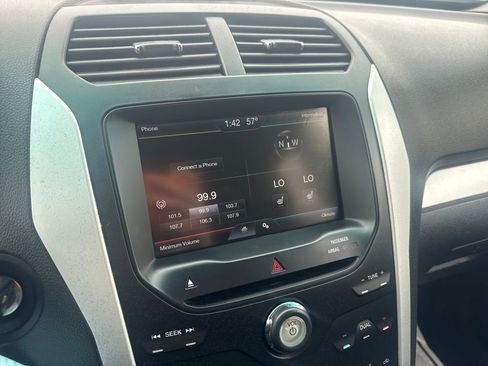 Used 2012 Ford Explorer XLT AWD/4WD image 35