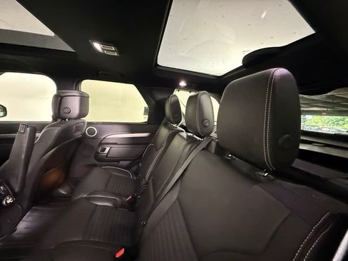 Used 2024 Land Rover Discovery Dynamic SE AWD/4WD image 29