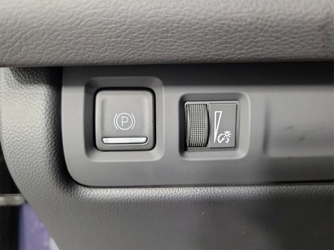 Certified 2025 Cadillac XT4 Premium Luxury image 30