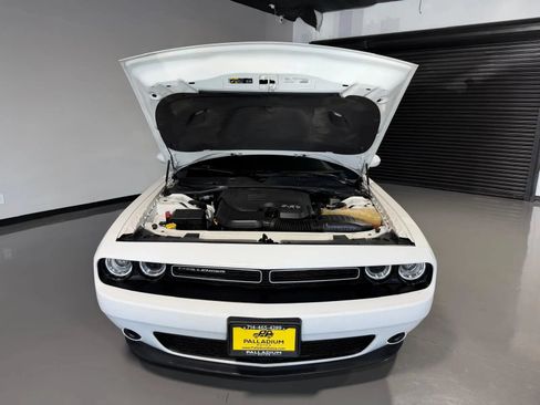 Used 2018 Dodge Challenger SXT RWD image 7