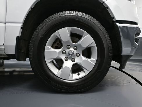 Used 2022 RAM 1500 Big Horn AWD/4WD image 18