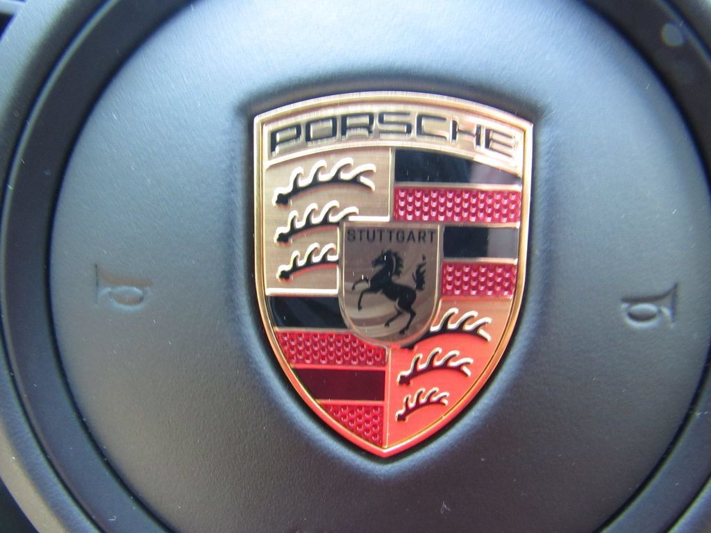Certified 2025 Porsche Cayenne E-Hybrid AWD/4WD image 38
