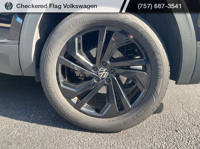 Used 2023 Volkswagen Atlas SE w/ Black Wheel Package FWD image 7