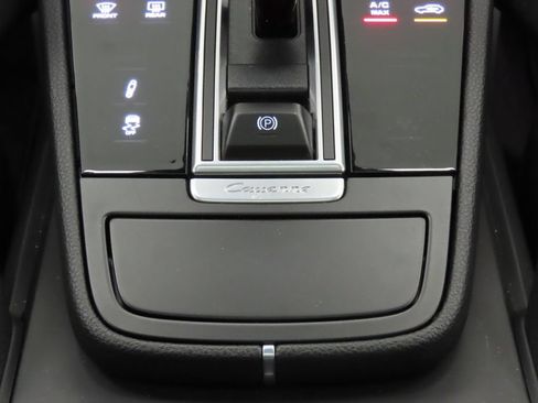 Certified 2023 Porsche Cayenne Coupe AWD/4WD image 29