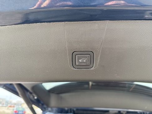 Certified 2023 Chevrolet Traverse LT image 12