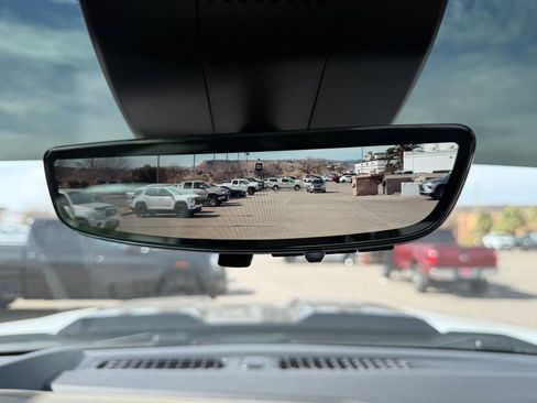 Used 2023 Chevrolet Silverado 1500 ZR2 w/ Technology Package image 32