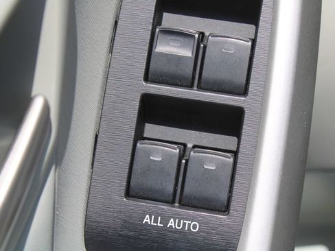 Used 2015 Toyota Prius Four FWD image 19