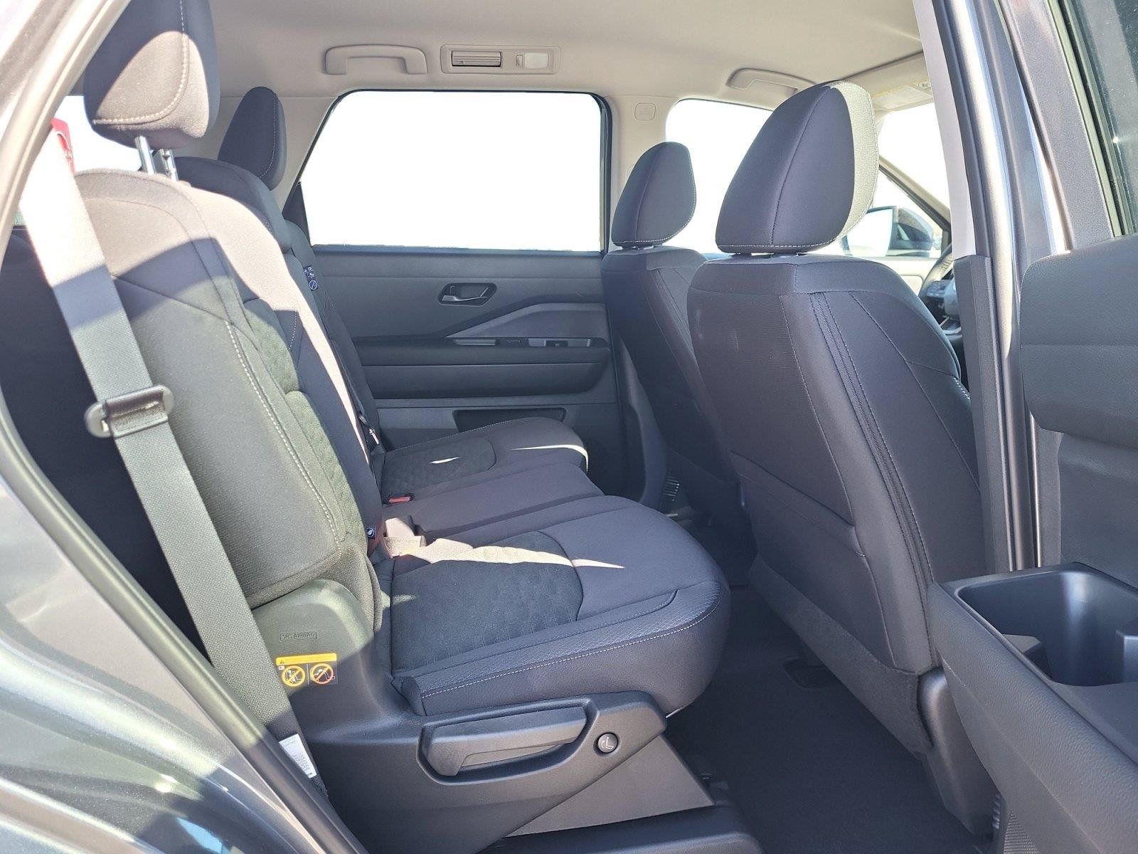 Used 2026 Nissan Pathfinder SV AWD/4WD image 26