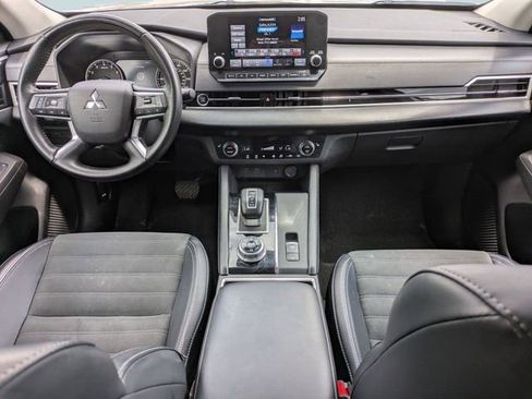 Used 2024 Mitsubishi Outlander SE AWD/4WD image 17