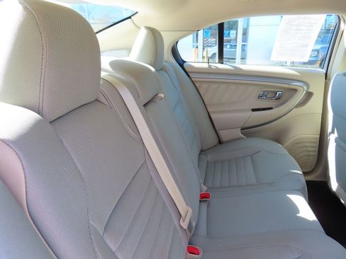 Used 2016 Ford Taurus SE image 33