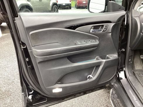 Used 2020 Honda Pilot Touring image 11