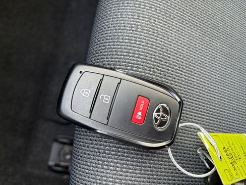 Used 2025 Toyota Prius LE image 22