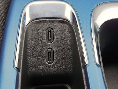 New 2026 Chevrolet Equinox EV LT image 26