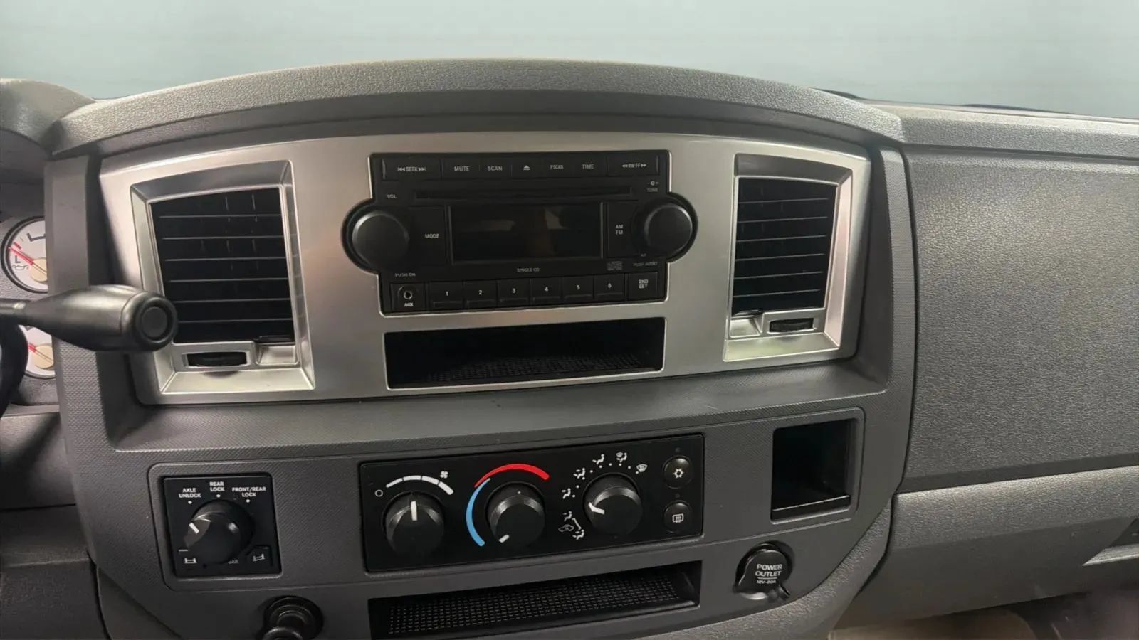 Used 2007 Dodge Ram 2500 Truck SLT AWD/4WD image 14