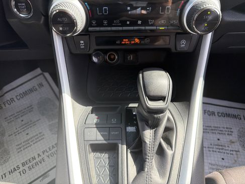 Used 2024 Toyota RAV4 XLE FWD image 26