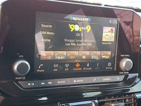 Used 2022 Nissan Pathfinder S image 18