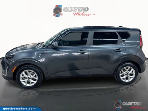 Used 2023 Kia Soul LX w/ LX Technology Package image 2