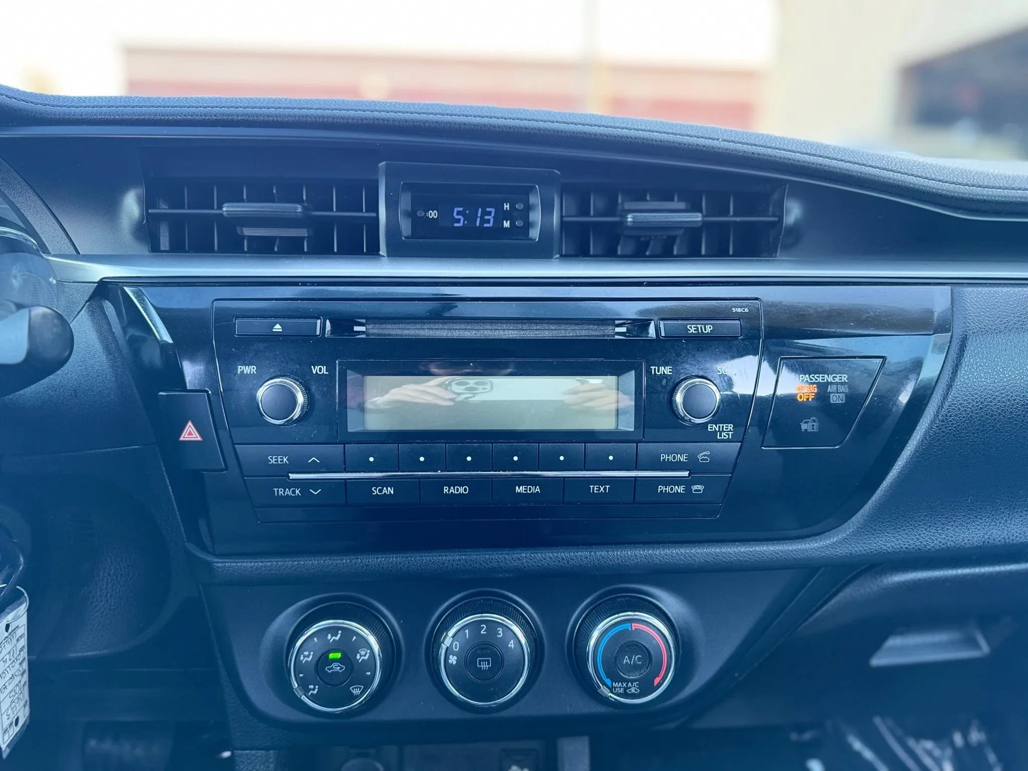Used 2015 Toyota Corolla L FWD image 18