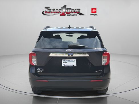 Used 2024 Ford Explorer XLT AWD/4WD image 7