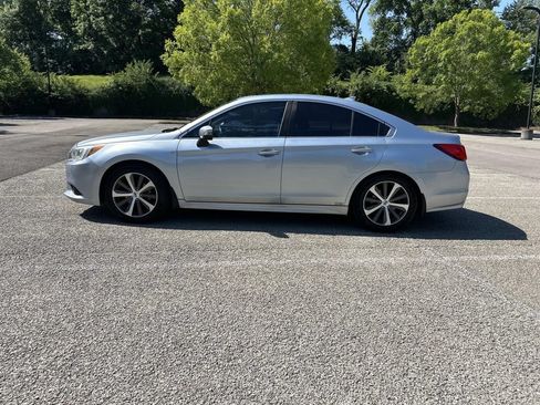 Used 2017 Subaru Legacy 2.5i Limited AWD/4WD image 4