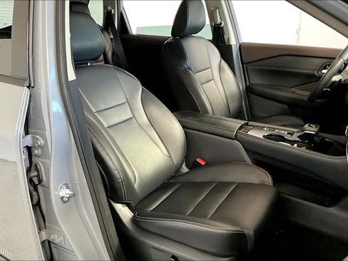 Used 2023 Nissan Rogue SL w/ SL Premium Package image 7