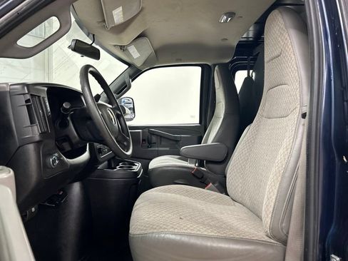Used 2019 Chevrolet Express 2500 w/ Driver Convenience Package RWD image 11