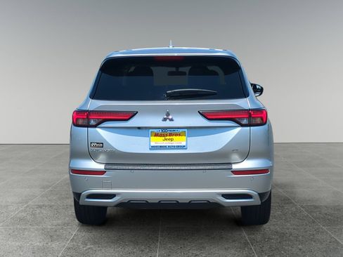 Used 2024 Mitsubishi Outlander SE image 4