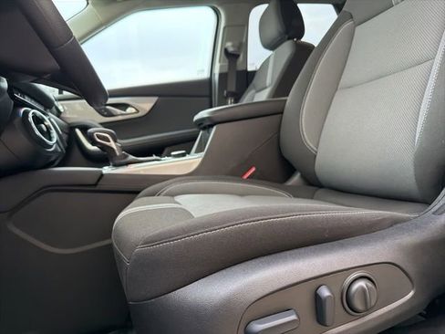 Used 2025 Chevrolet Blazer LT image 13