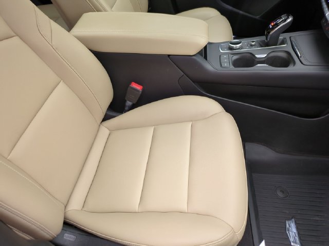 Used 2024 Cadillac XT4 Luxury w/ Cold Weather Package AWD/4WD image 25