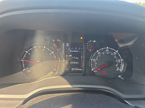Used 2022 Toyota 4Runner SR5 Premium w/ Moonroof Package AWD/4WD image 15