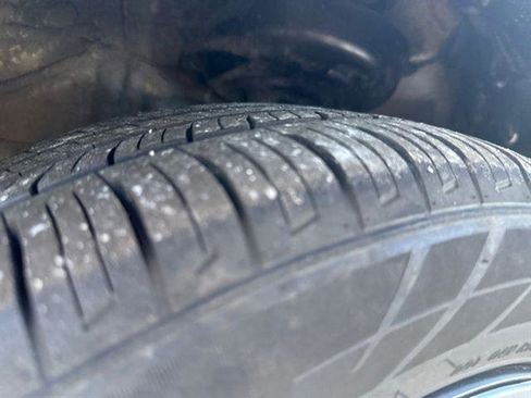 Used 2021 Toyota Corolla LE image 24