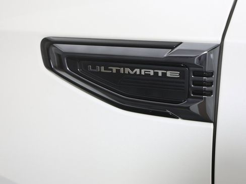 Used 2025 GMC Yukon XL Denali Ultimate image 2