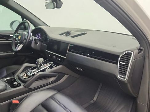 Used 2022 Porsche Cayenne Platinum Edition AWD/4WD image 21