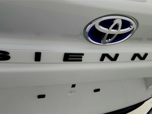 Certified 2024 Toyota Sienna XLE image 13
