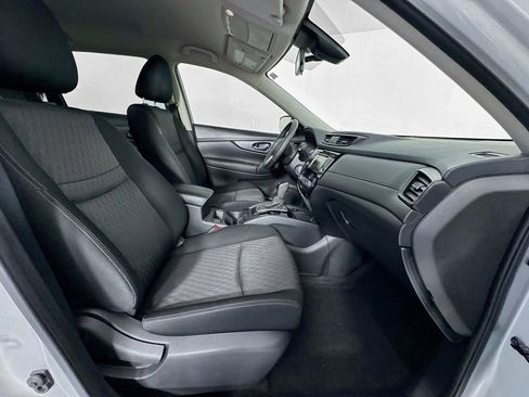 Used 2020 Nissan Rogue SV w/ Premium Package image 24