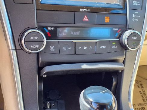 Used 2016 Toyota Camry XLE FWD image 18