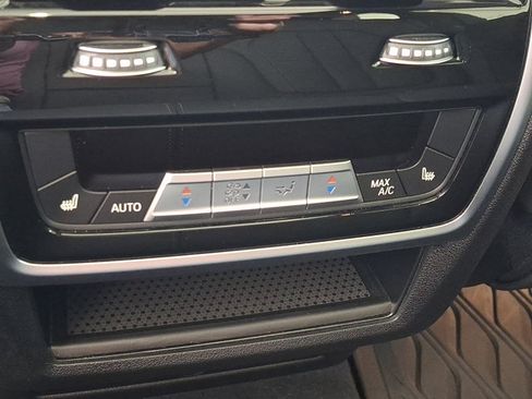 Used 2019 BMW X5 xDrive40i w/ Premium Package 2 AWD/4WD image 11