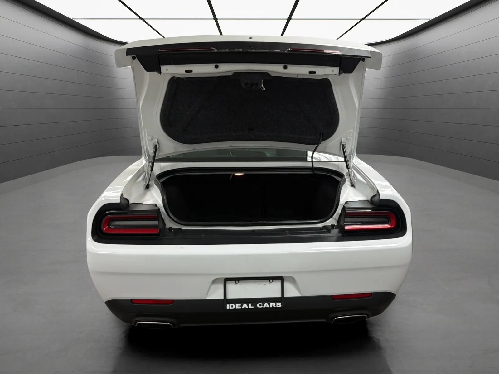 Used 2020 Dodge Challenger SXT RWD image 20