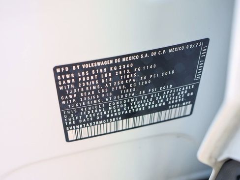 Used 2024 Volkswagen Tiguan SE w/ Panoramic Sunroof Package FWD image 57