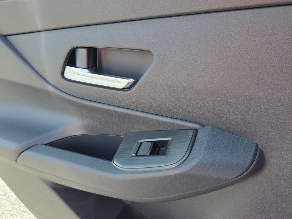 New 2027 Nissan Sentra SR w/ Floor Mat Package FWD image 9