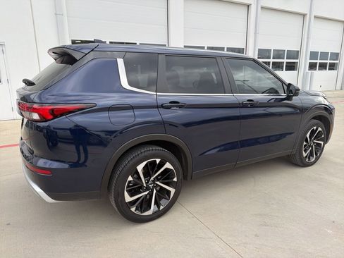 Used 2024 Mitsubishi Outlander SE image 5
