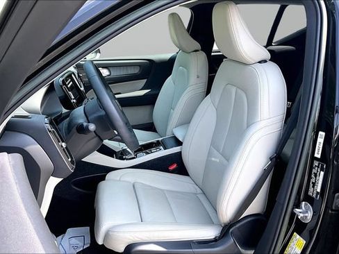 Used 2022 Volvo XC40 T5 Inscription w/ Advanced Package AWD/4WD image 13