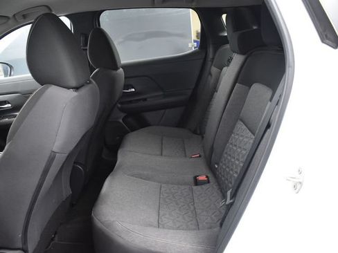 Used 2025 Nissan Kicks SV AWD/4WD image 24