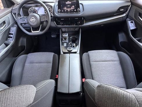 Used 2022 Nissan Rogue SV image 15