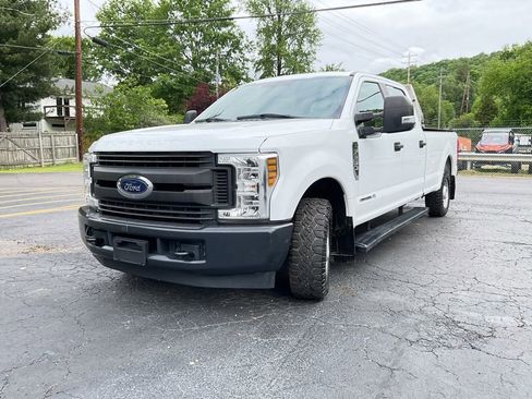 Used 2019 Ford F250 XL w/ Power Equipment Group RWD image 2