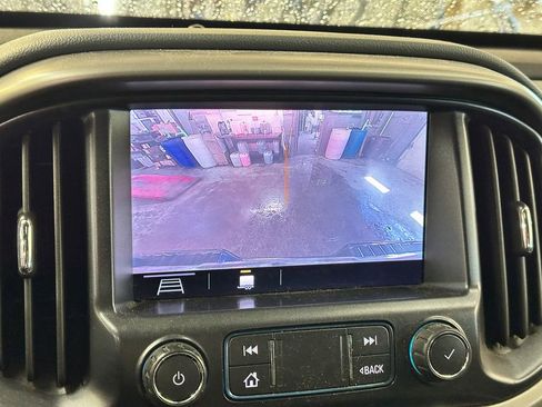 Used 2019 Chevrolet Colorado Z71 AWD/4WD image 11